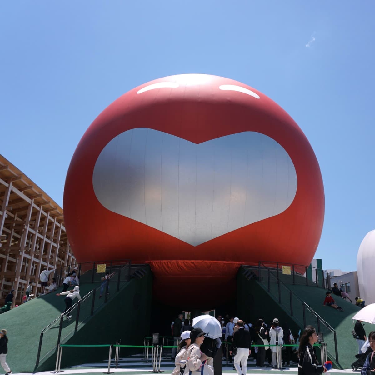 Yoshimoto Pavilion Waraii Miraii (Padiglione Yoshimoto Waraii Miraii)