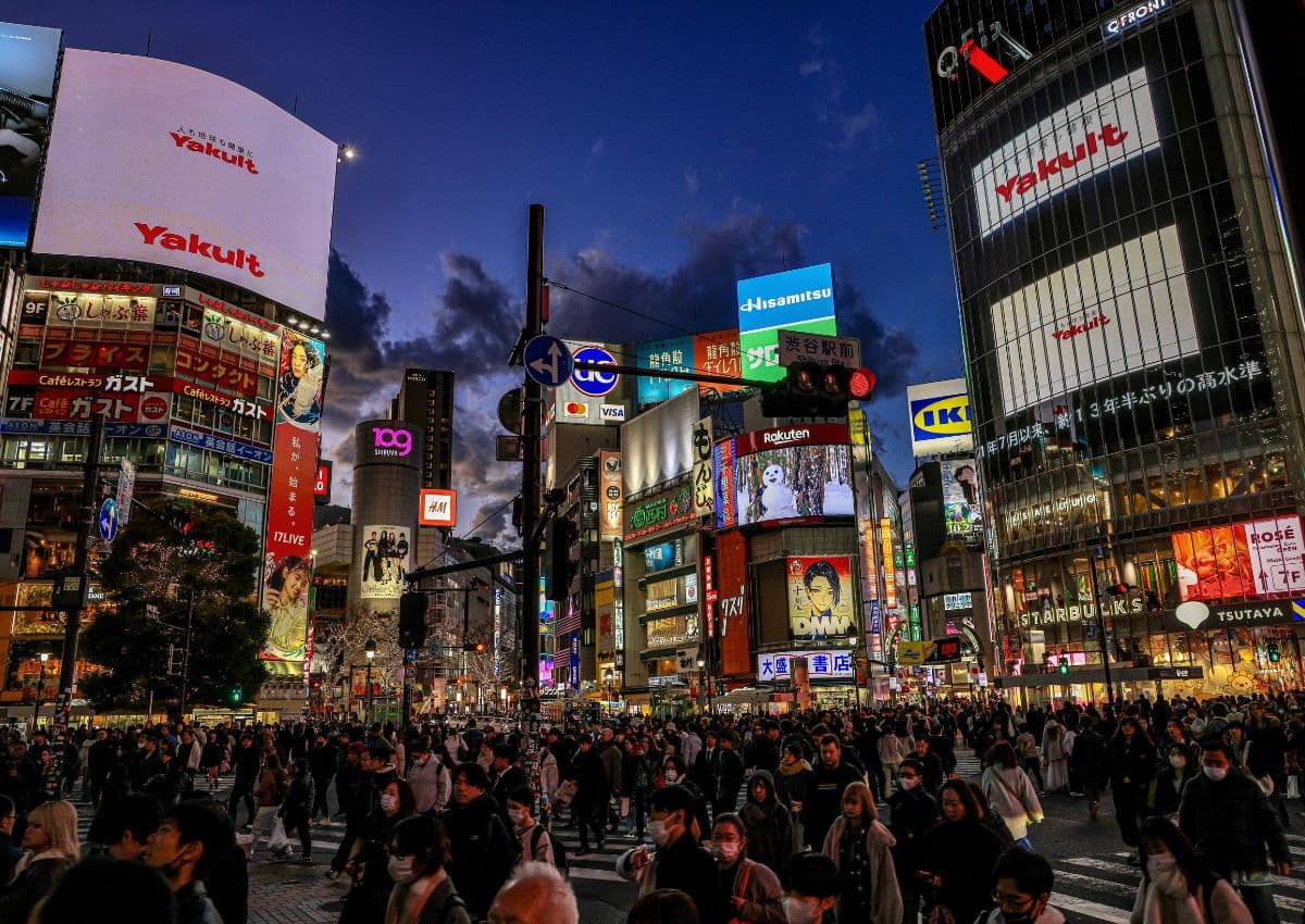 L’incrocio di Shibuya di notte, Tokyo