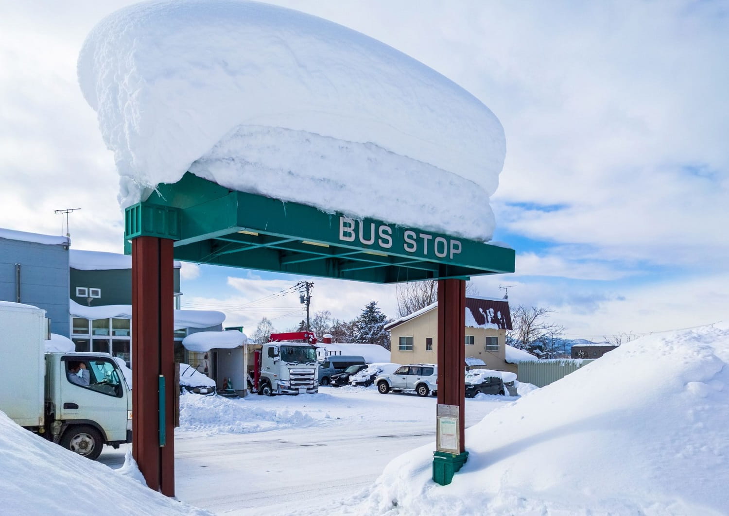Fermata dell'autobus a Niseko, Hokkaido, Giappone