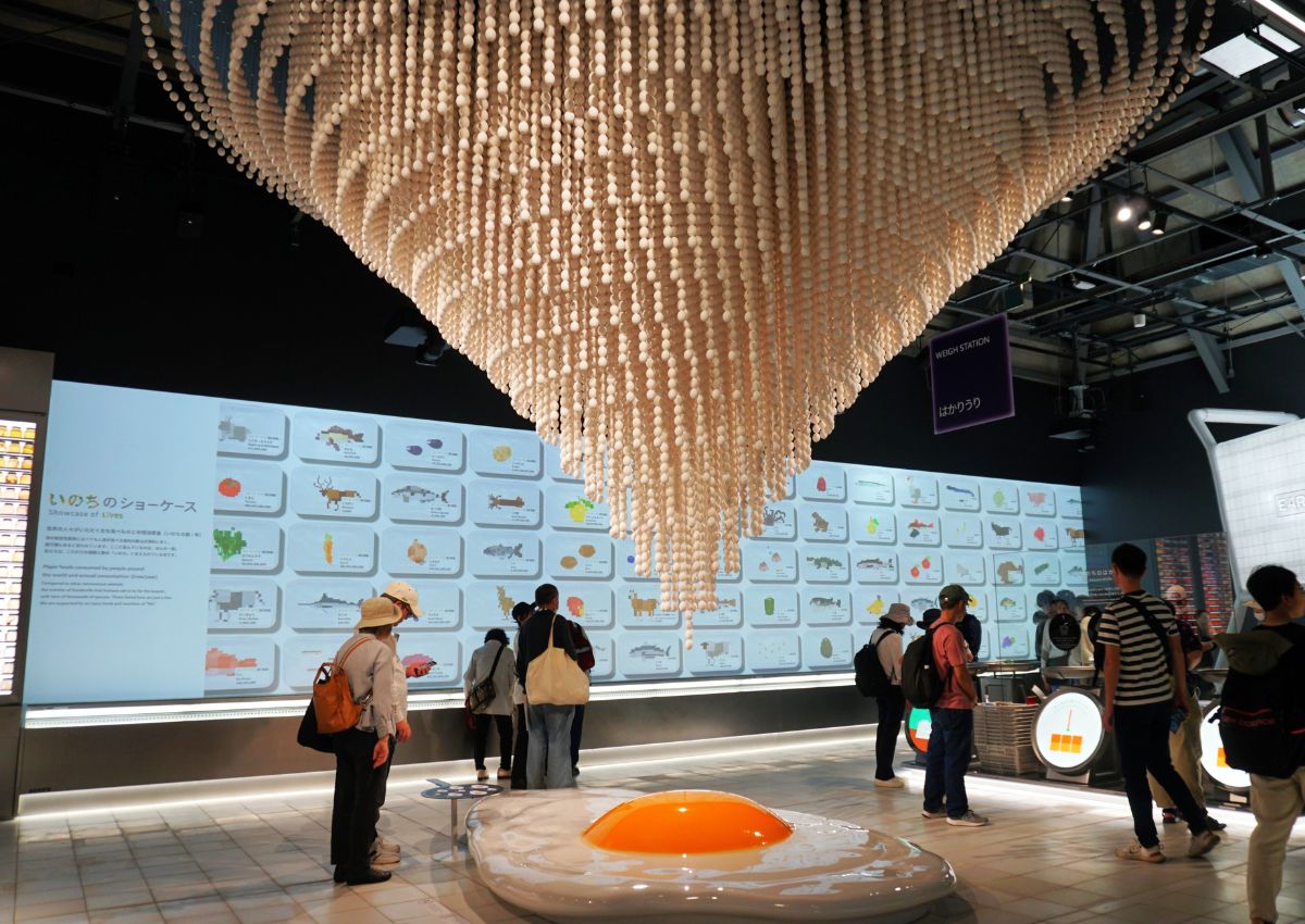All'interno del padiglione Earth Mart
