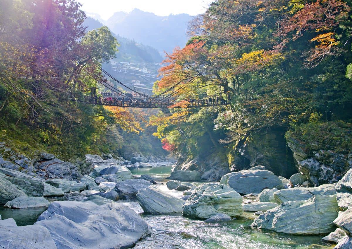 La valle di Iya e il ponte Kazurabashi, Tokushima, Shikoku, Giappone