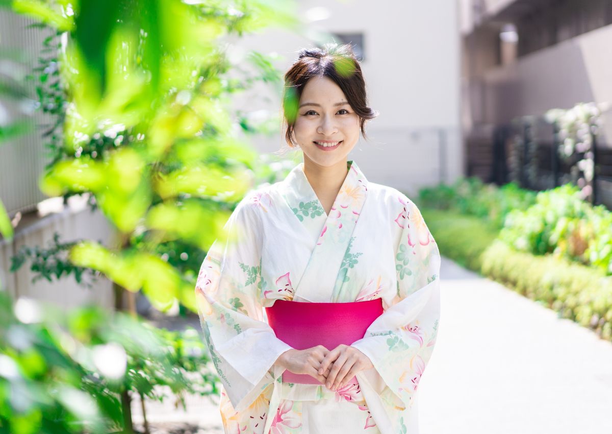 Donna con yukata in Giappone