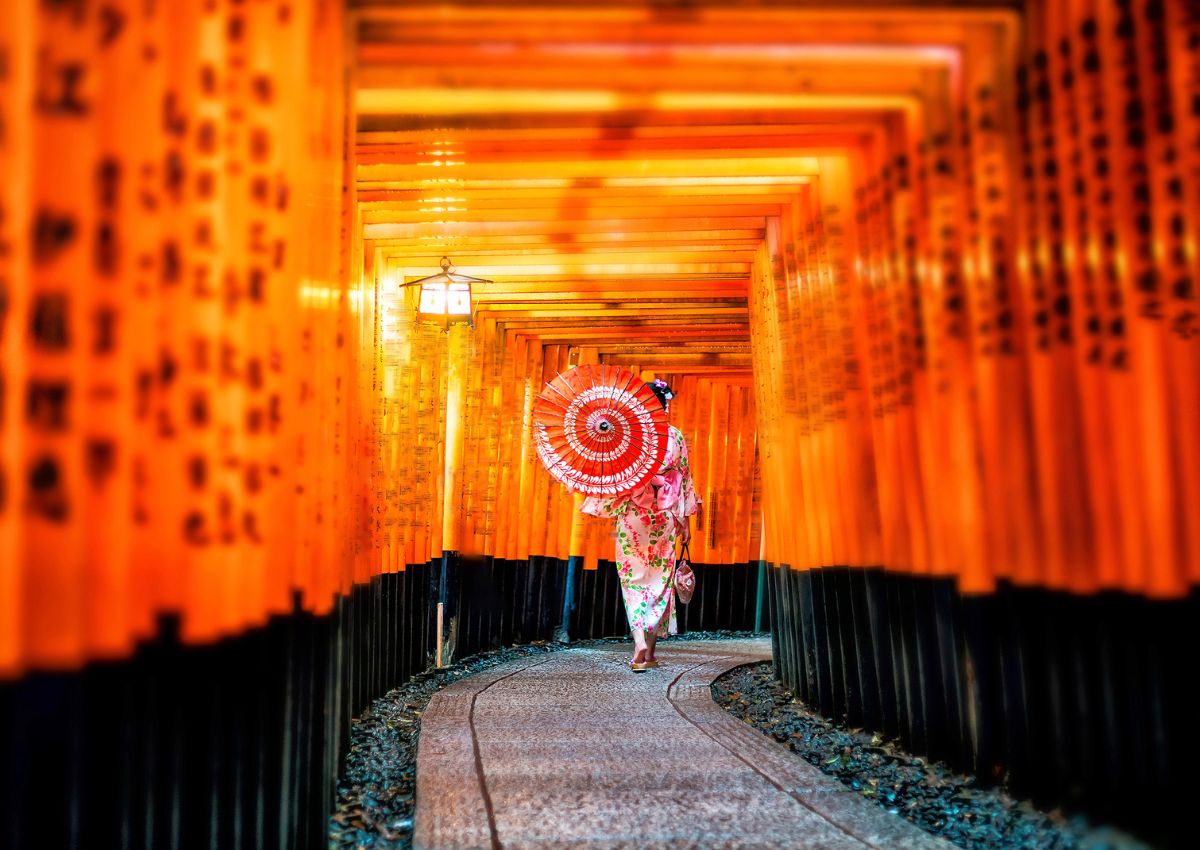 Donne in yukata al santuario Fushimi Inari, Kyoto
