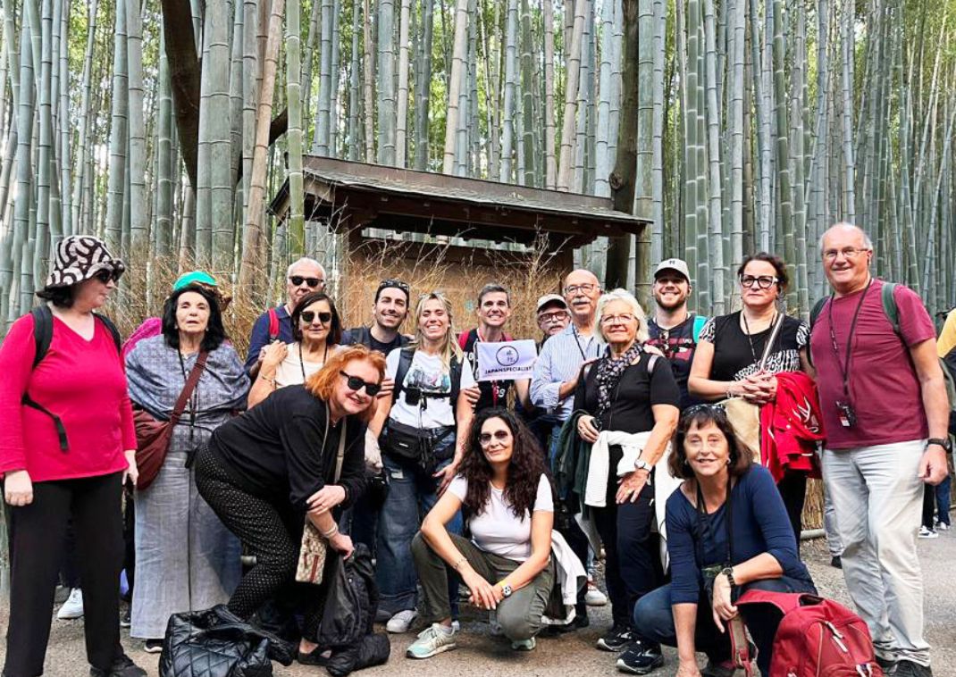 Gruppo in viaggio in Giappone durante un tour guidato Japanspecialist