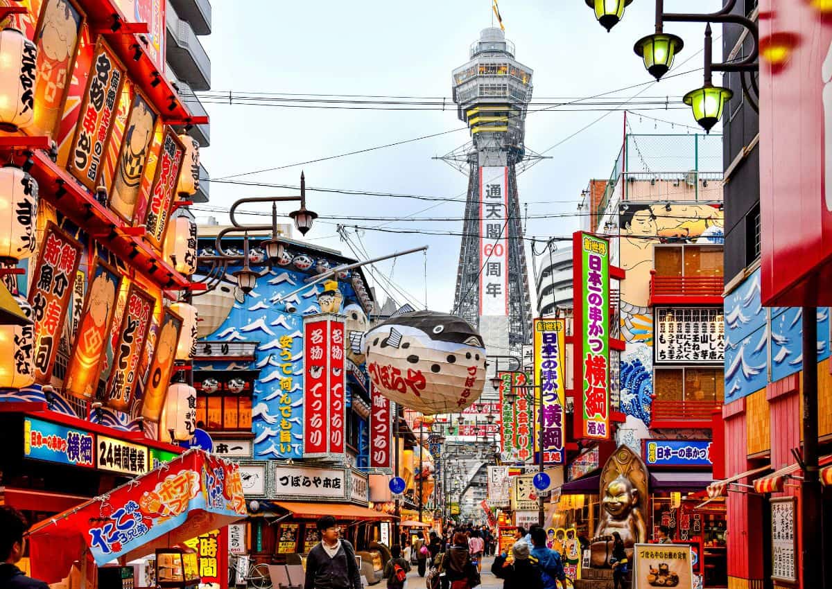 Quartiere retrò di Shinsekai a Osaka, Giappone