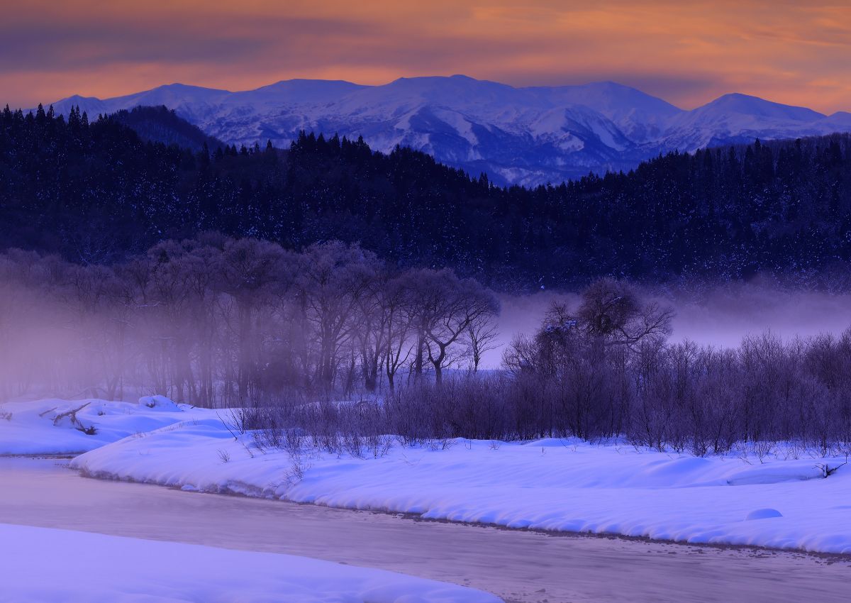 Paesaggio invernale serale a Iwate, Giappone
