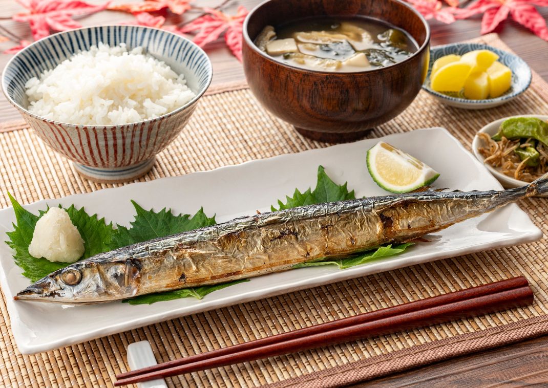 Sanma shioyaki, il pesce di stagione che rappresenta l’autunno nella cucina giapponese