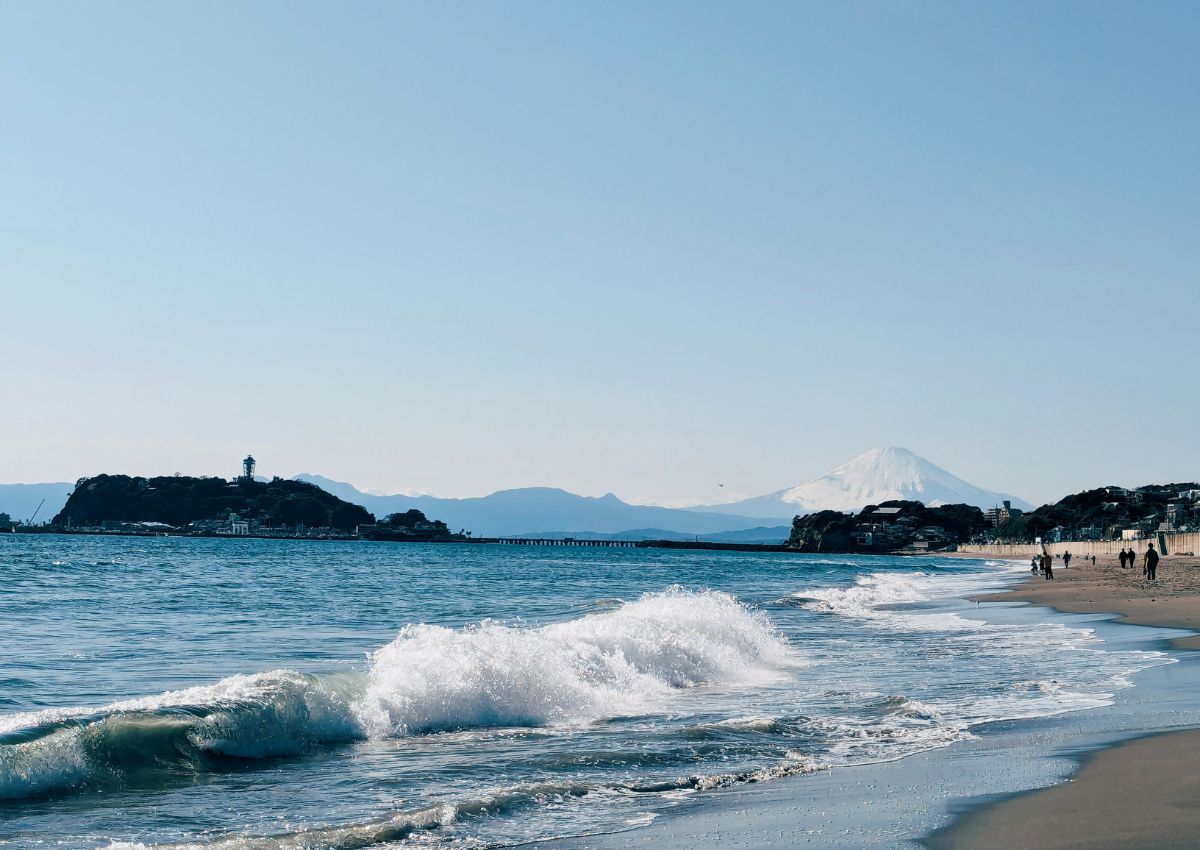 Vista del mare e del Monte Fuji da Kamakura