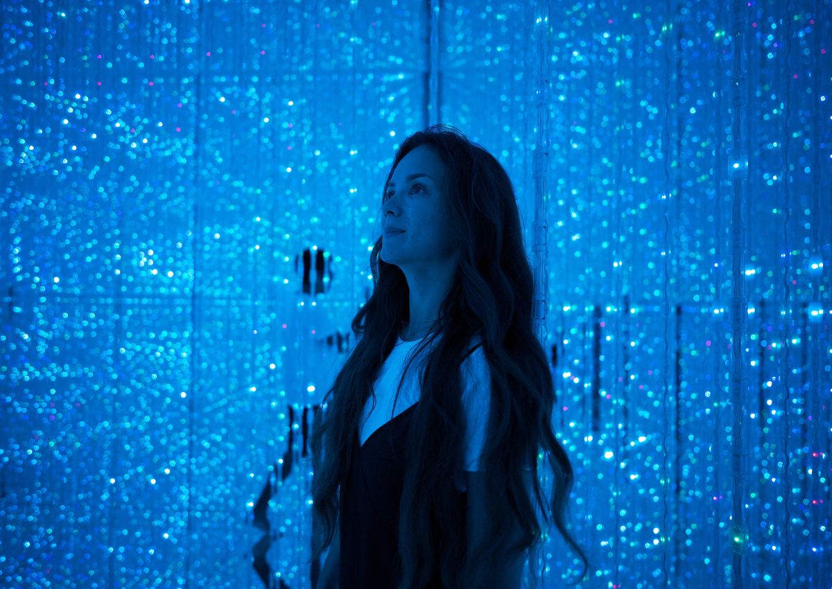 Ragazza al teamLab, Giappone