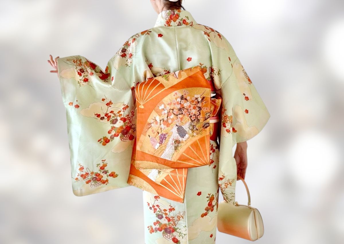 Donna con kimono tomesode