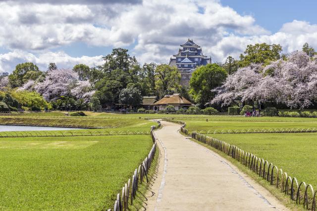 Castello di Okayama dal giardino Korakuen 