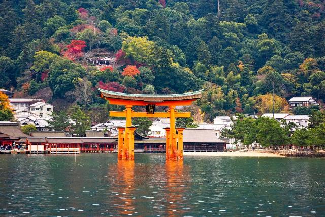 Santuario Itsukushima, isola di Miyajima 