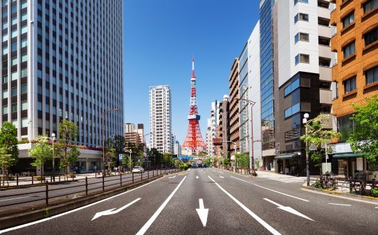 Strada dalla Tokyo Tower a Shiba Koen, Minato, Tokyo, Giappone