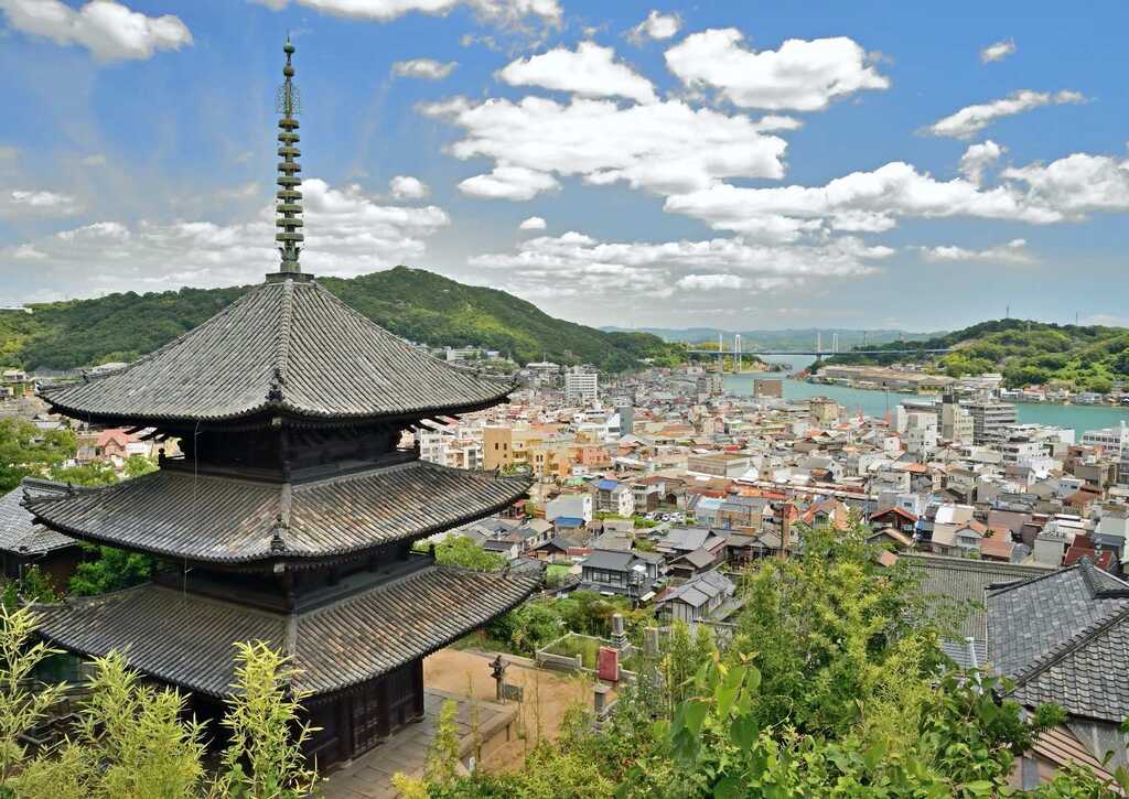 Tempio Ten'neiji con vista su Onomichi