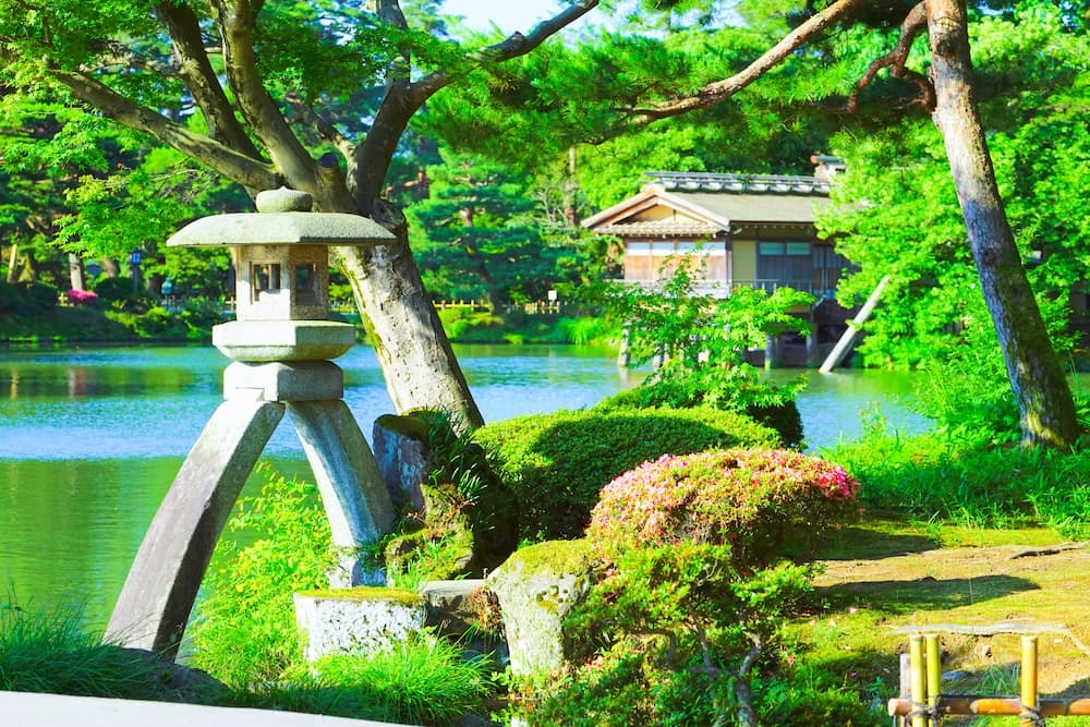Giardino giapponese presso il Giardino Kenrokuen, città di Kanazawa