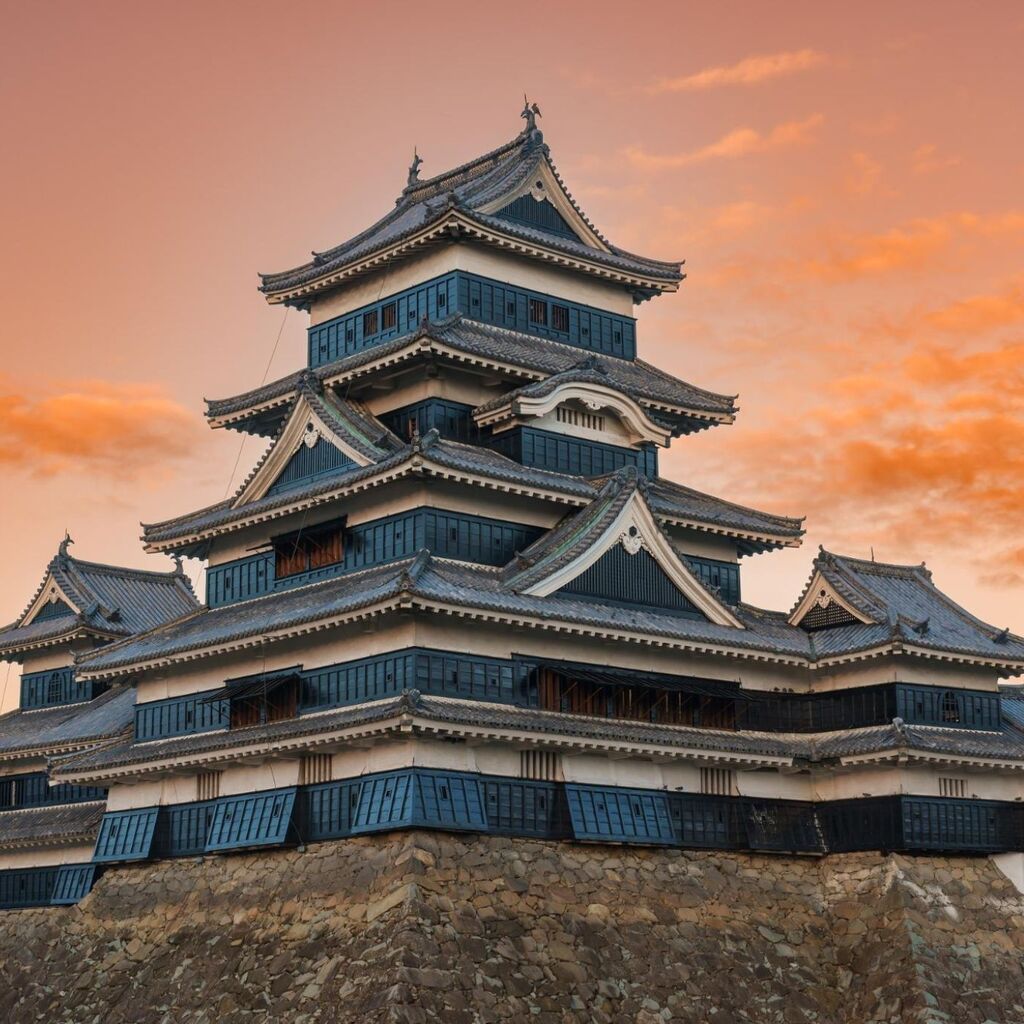 Castello di Matsumoto al tramonto
