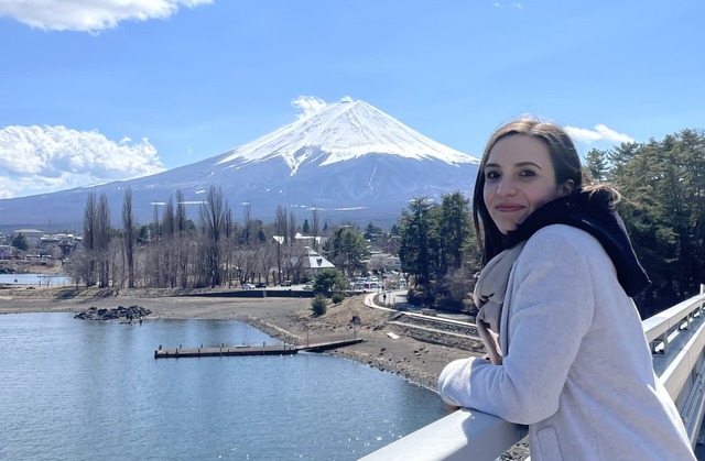 Con il Monte Fuji sullo sfondo
