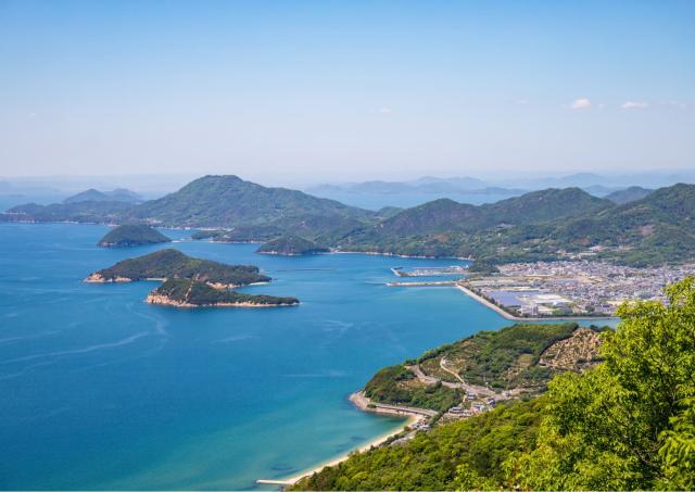 La costa del Mare Interno di Seto