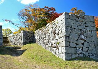 Le mura di pietra delle rovine del castello di Tsuwano
