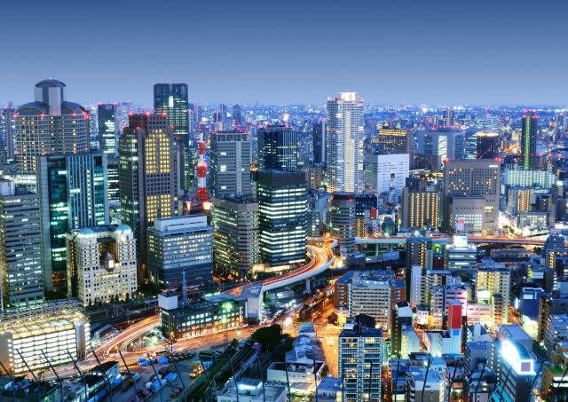 Il centro di Osaka di notte