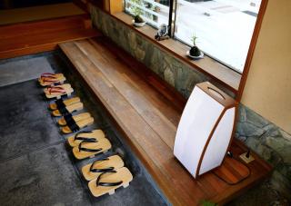 Geta (tradizionali zoccoli giapponesi in legno)