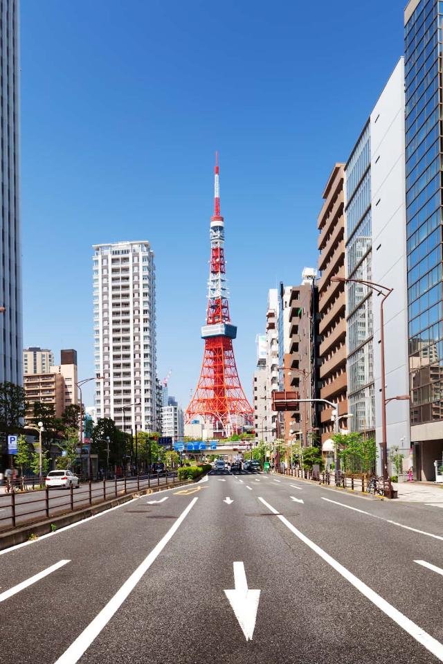 Strada dalla Tokyo Tower a Shiba Koen, Minato, Tokyo, Giappone