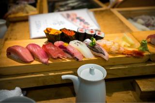 Mercato di Tsukiji e sushi workshop