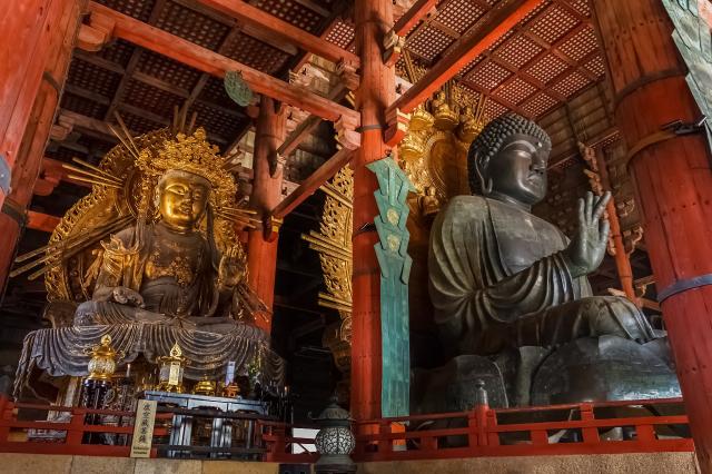 Buddha nel tempio Todai-ji a Nara