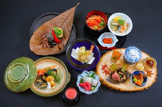 Cena stagionale kaiseki in un ryokan