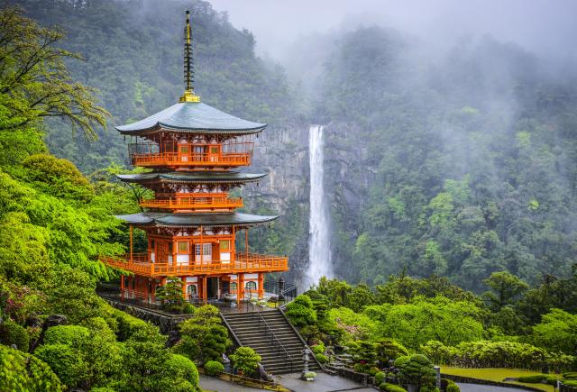 Pagoda del tempio Ise Seiganto-ji e Cascate di Nachi